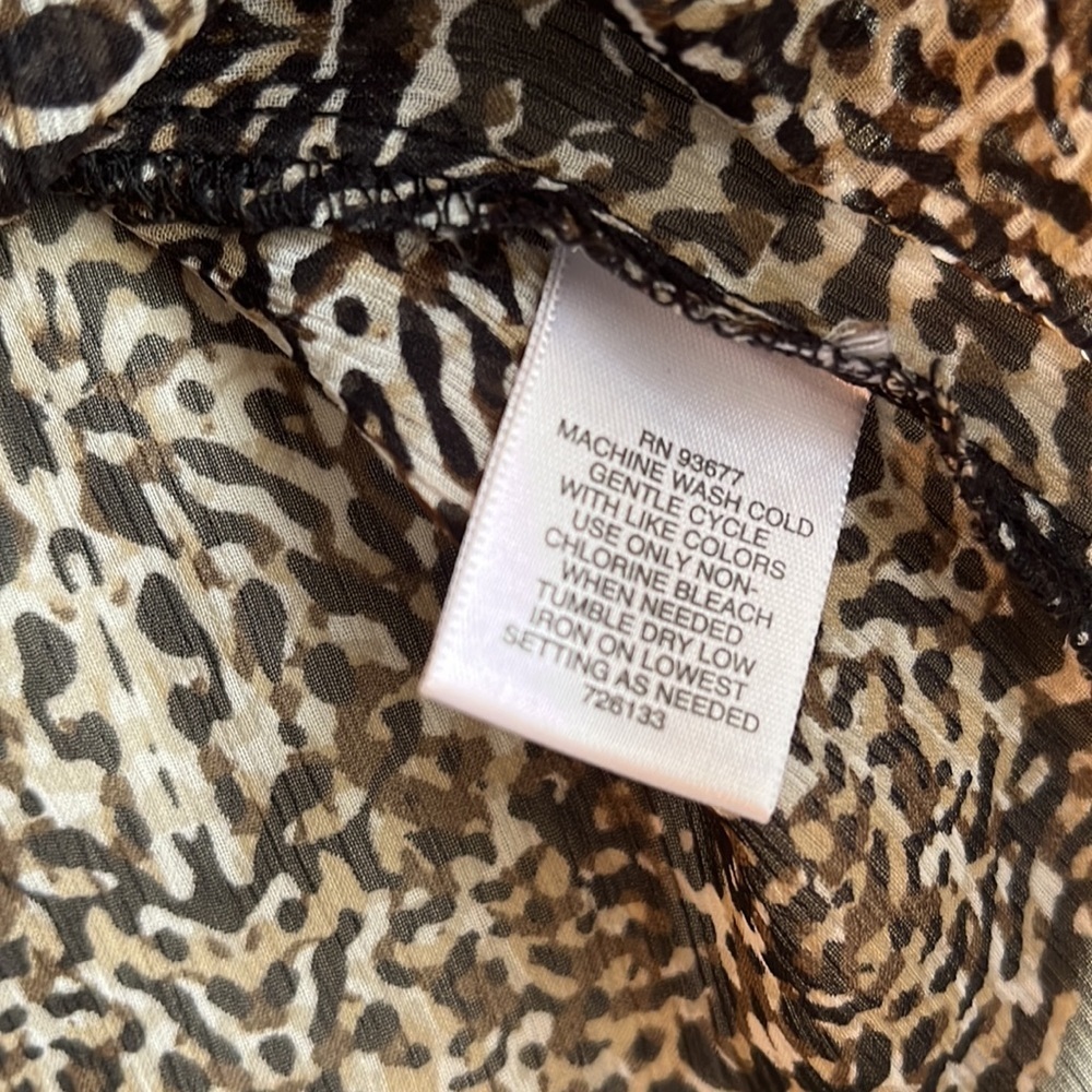 Liz Claiborne sheer 3/4 sleeve top. Flowy shoulder smocking brown sz S ikat boho - Picture 4 of 5